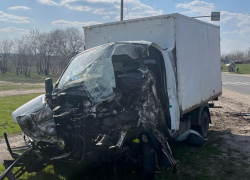 Два грузовика столкнулись на воронежской дороге – есть пострадавший