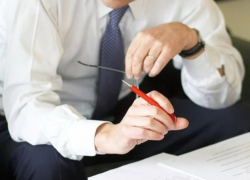 Десятки воронежцев добились уголовного дела в отношении подозрительных юристов