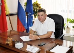 Спорткар, огромные участки и миллионы задекларировала семья депутата Евгения Китаева 