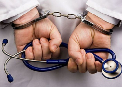 Врачебная ошибка во время операции привела к смерти женщины в больнице Воронежа 