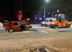 Водитель погиб после страшного ДТП с катком в Воронеже 