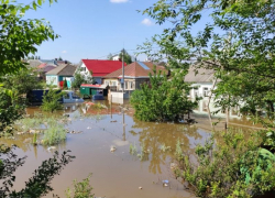 Левобережная коммунальная авария затопила частный сектор в Воронеже