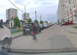 Опасный момент запечатлели на видео в Воронеже