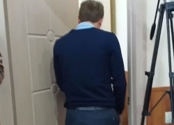 Побег депутата Ширяева с приема граждан сняли на видео в Воронежской области