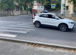 10-летний ребенок попал под колеса Geely в Воронеже 