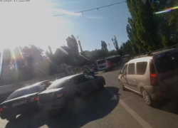 Обочечный хаос обернулся матерной перепалкой в Воронеже
