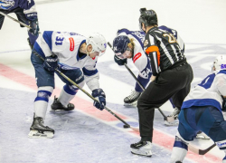 С разницей в одну шайбу проиграл воронежский «Буран» курганскому «Зауралью»