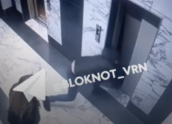 Прокуратура и СК начали проверку после падения ребенка в шахту лифта в Воронеже  