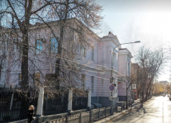 Ресторан в центре Воронежа временно закрыли после жалобы на отравление