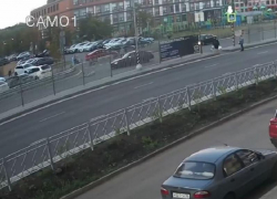Ребенка на велосипеде сбили на улице Крынина в Воронеже - опубликовано видео и фото