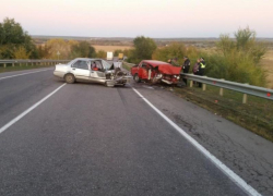 В лобовом столкновении легковушек погибли два человека из Воронежской области
