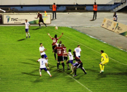 Пермский «Амкар» разгромил воронежский «Факел» на Центральном стадионе профсоюзов