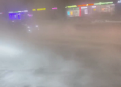 Ледяная «парилка» из-за масштабной утечки образовалась на остановке в Воронеже 