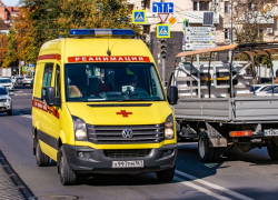 80-летняя пенсионерка сломала таз, когда поехала на маршрутке в Воронеже