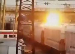 Молодой воронежец получил мощный удар током во время прогулки по крыше поезда