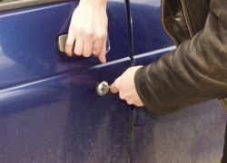 В Воронежской области парень угнал у своей знакомой автомобиль и спрятал его