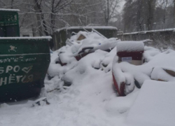 Ящики захватили воронежский двор