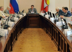 Два департамента правительства области проанализировали на коррупцию