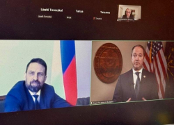 Воронежский депутат Кузнецов помолился за мир в венгерском парламенте