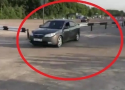 Воронежец: полицейский грубо нарушил ПДД у здания ГИБДД и попал на видео