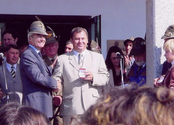 Крёстный отец «памятника неизвестному фашисту» Владимир Гринёв покидает Минудобрения