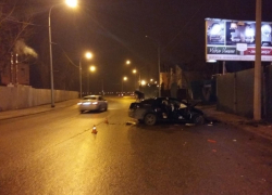 Ночью на набережной Массалитинова в Воронеже насмерть разбился автомобилист