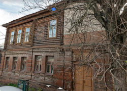 За 16 млн рублей продают вековой дом в Воронеже