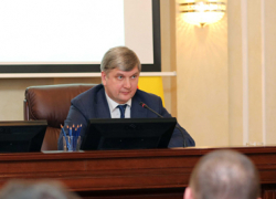 Александр Гусев попросил своевременно убирать Воронеж от снега 