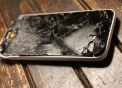 За разбитый телефон подруги воронежца могут посадить на два года