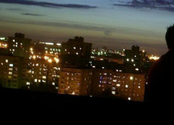 Разгуливающий по крыше голый мужчина привел в ужас жителей Воронежа