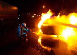 Рано утром на Московском проспекте Воронежа полыхал автомобиль «Nissan»