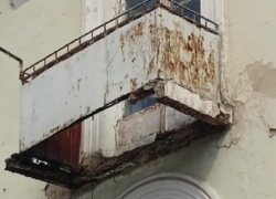 Обрушение балкона с котом в Воронеже привело к возбуждению уголовного дела