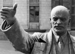 Возвращение памятника Ленину 73 года назад произошло на главной площади Воронежа