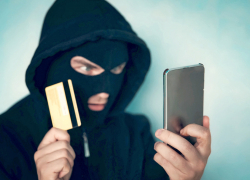 73-летняя воронежская пенсионерка сделала мошенников миллионерами 