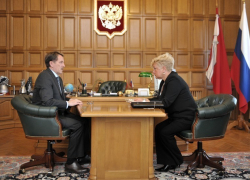 Ольга Терновых попросила у Алексея Гордеева помощь в финансировании пристройки к  школе