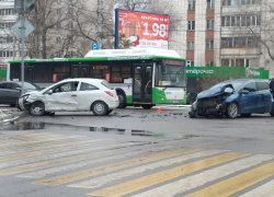 Опубликовано фото ДТП, где 8 марта пострадали ребенок и трое взрослых в Воронеже 