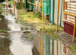 Затопленные огороды: состояние тротуара портит жизнь людям в Воронежской области