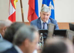 Губернатор Гусев оказался двоечником с плюсом