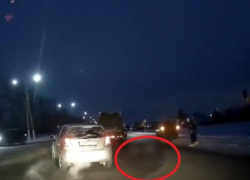 Опубликовано видео с места смертельного наезда на пешехода в Воронежской области 