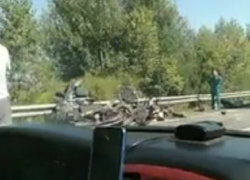 Оторвавшийся прицеп разворотил ВАЗ и убил водителя на воронежской трассе