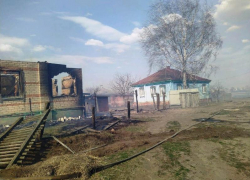Опубликованы фото домов, сгоревших в большом пожаре в Воронежской области