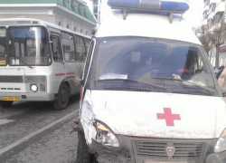 Пьяный водитель скорой помощи протаранил 7 автомобилей в центре Воронежа