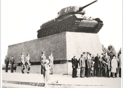 Памятник танку Т-34 открыли 43 года назад на проспекте Патриотов в Воронеже