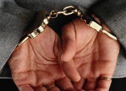 Сын судьи Воронежского облсуда обещал решить вопрос минимум за 4 млн рублей