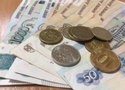 56-летний воронежец попал на 900 тысяч рублей, пытаясь защитить свой счет в банке