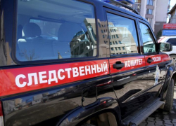 Следователи Воронежа просят горожан помочь установить личность погибшего во дворе дома мужчины