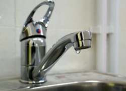 Из-за врезки в трубопровод десятки домов в Воронеже останутся без воды