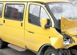 В Воронеже две девушки пострадали в ДТП с маршрутным автобусом