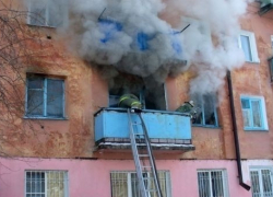 В Воронежской области пожарные спасли из полыхающей квартиры 3 человек