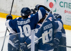 После назначения тренером Вячеслава Уваева воронежский «Буран» одержал первую победу